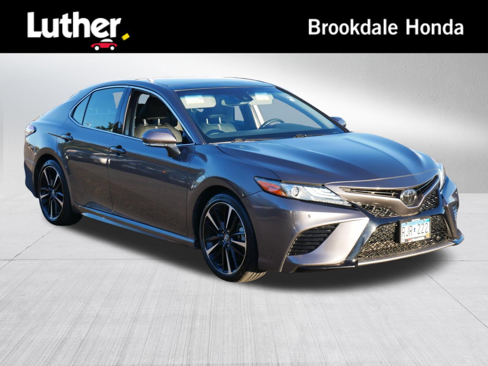 Used 2018 Toyota Camry XSE FWD image 1