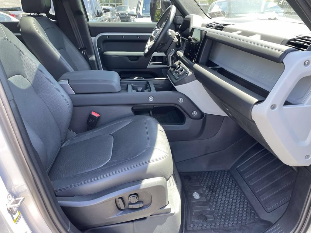 Certified 2024 Land Rover Defender 110 SE AWD/4WD image 16