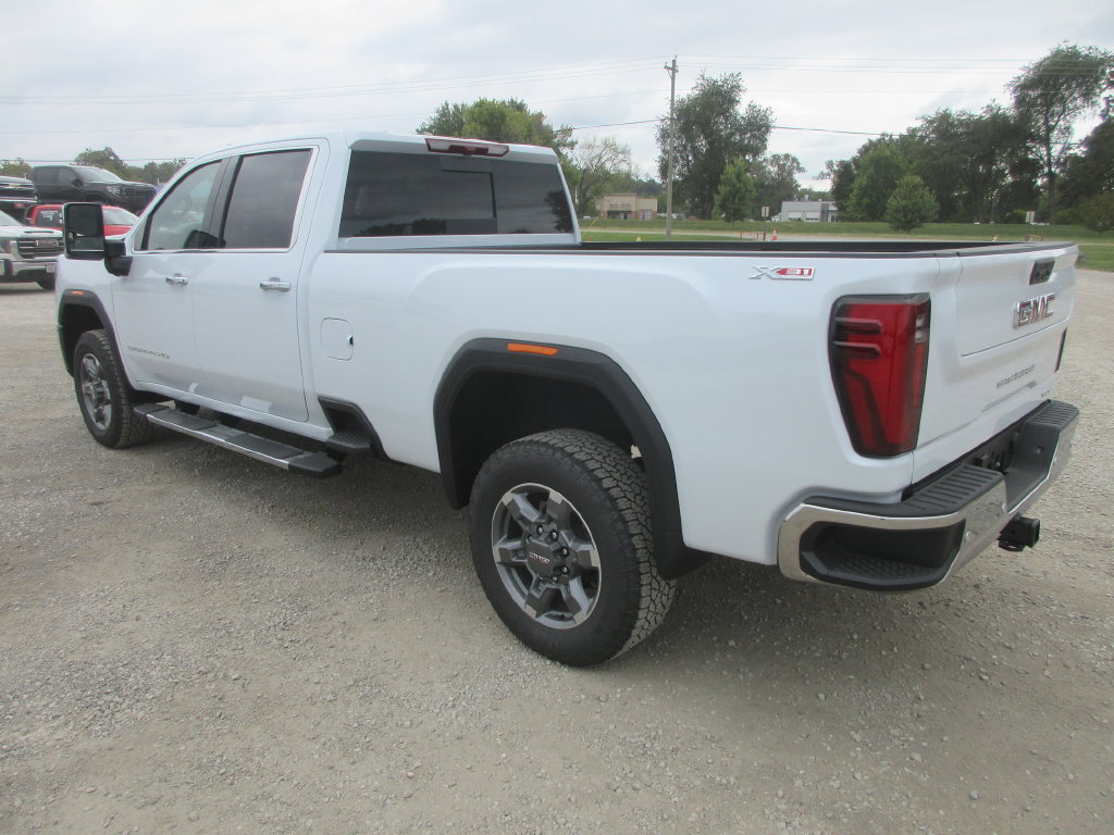New 2026 GMC Sierra 3500 SLT w/ SLT Premium Package AWD/4WD image 9