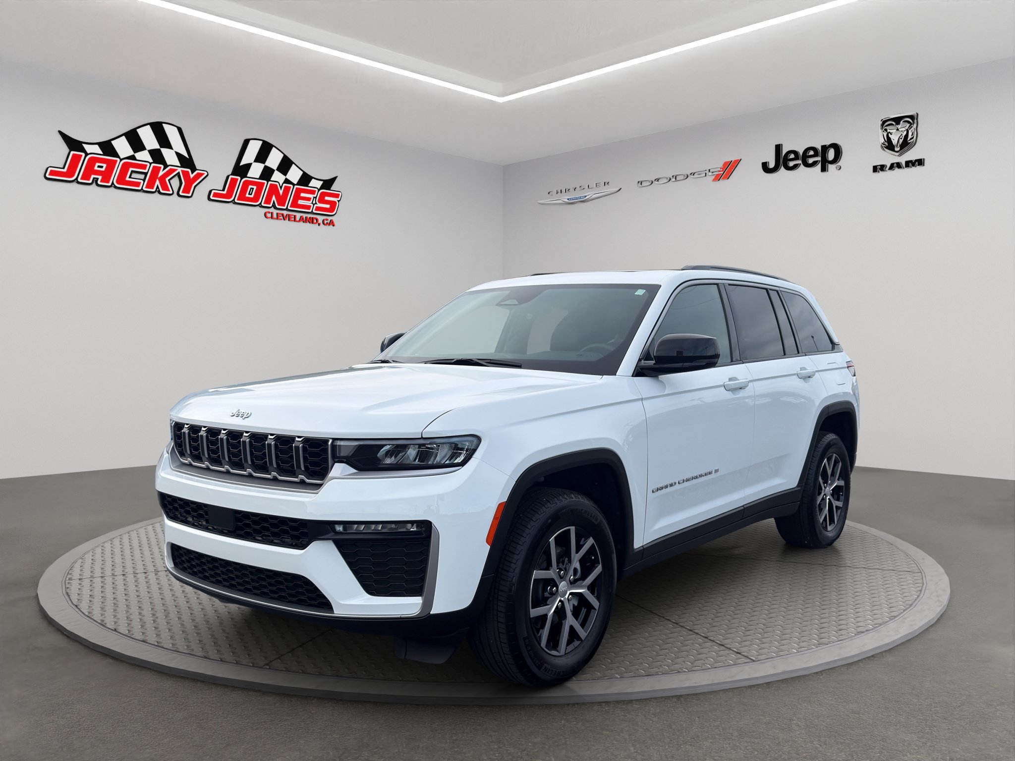 Used 2026 Jeep Grand Cherokee Limited AWD/4WD image 2