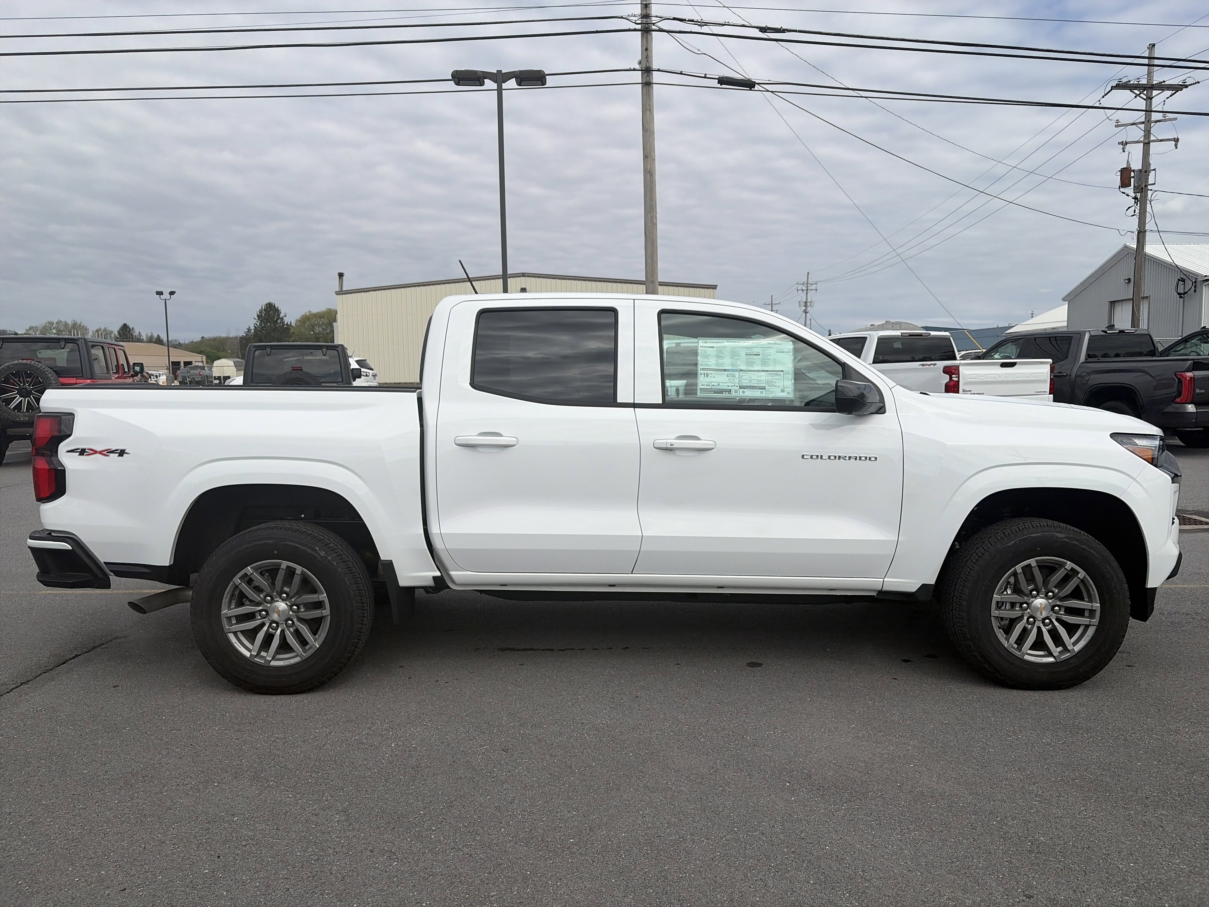 New 2026 Chevrolet Colorado LT w/ LT Convenience Package AWD/4WD image 2