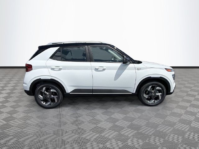 New 2026 Hyundai Venue SEL FWD image 8