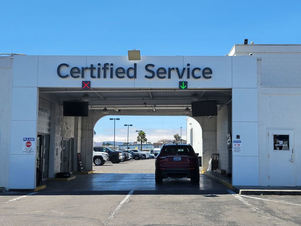 Used 2025 Kia Carnival image 32