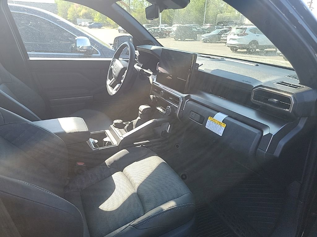 Used 2025 Toyota 4Runner TRD Off-Road Premium image 17
