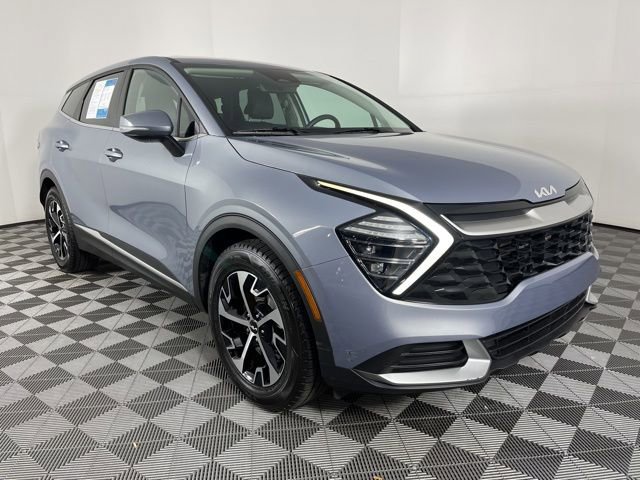 Used 2024 Kia Sportage EX image 2