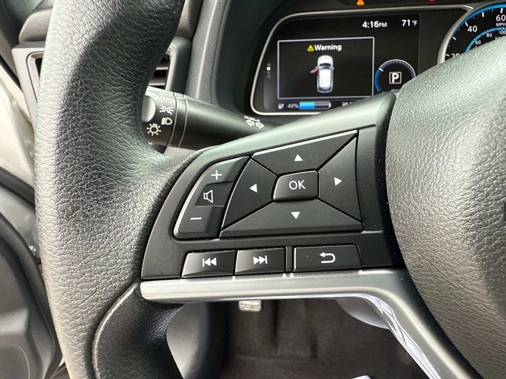 Used 2025 Nissan Leaf S image 16