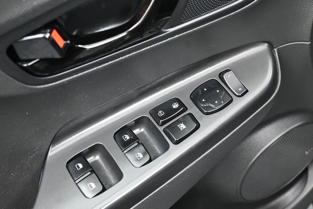 Used 2021 Hyundai Kona Night AWD/4WD image 16