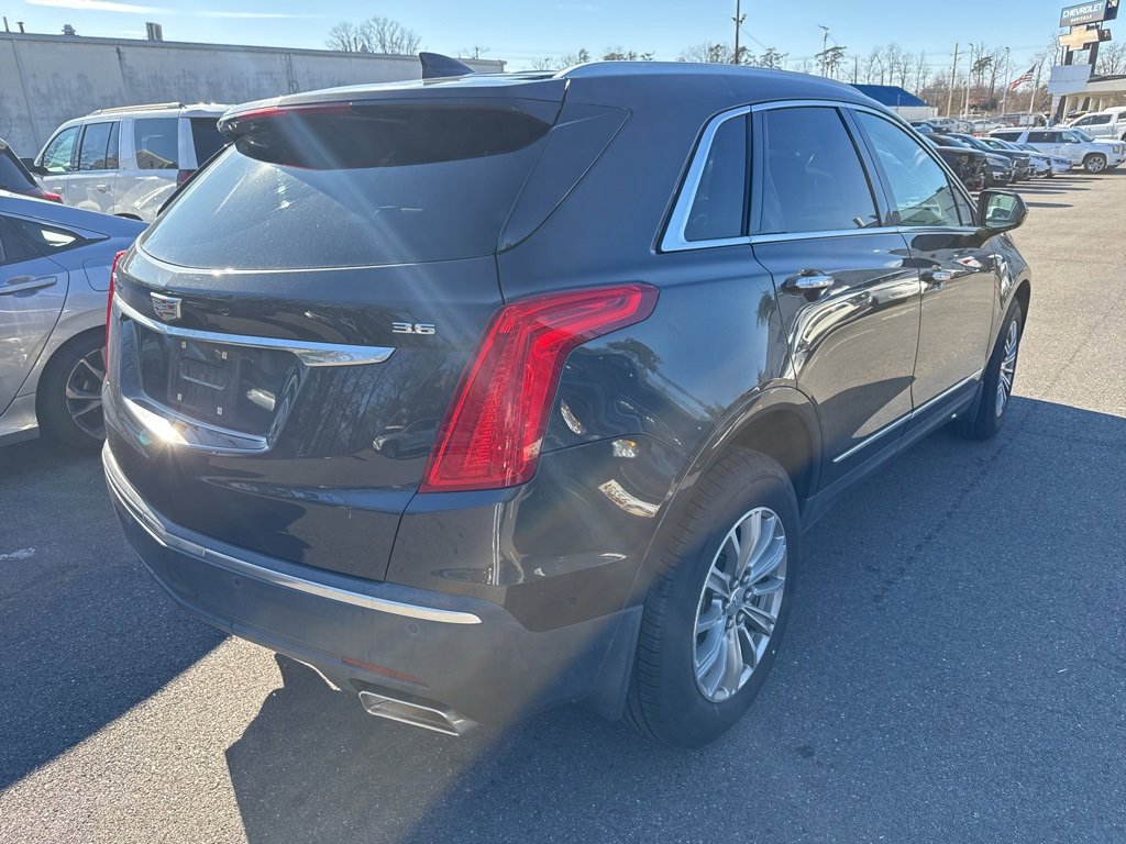 Used 2017 Cadillac XT5 Luxury w/ Driver Awareness Package image 3