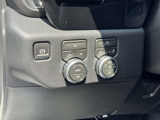 New 2026 GMC Sierra 3500 SLE w/ Preferred Package AWD/4WD image 17