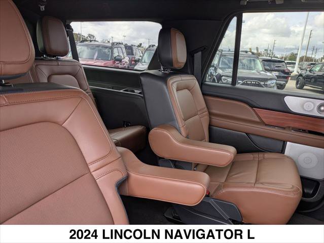 Used 2024 Lincoln Navigator L Reserve AWD/4WD image 23