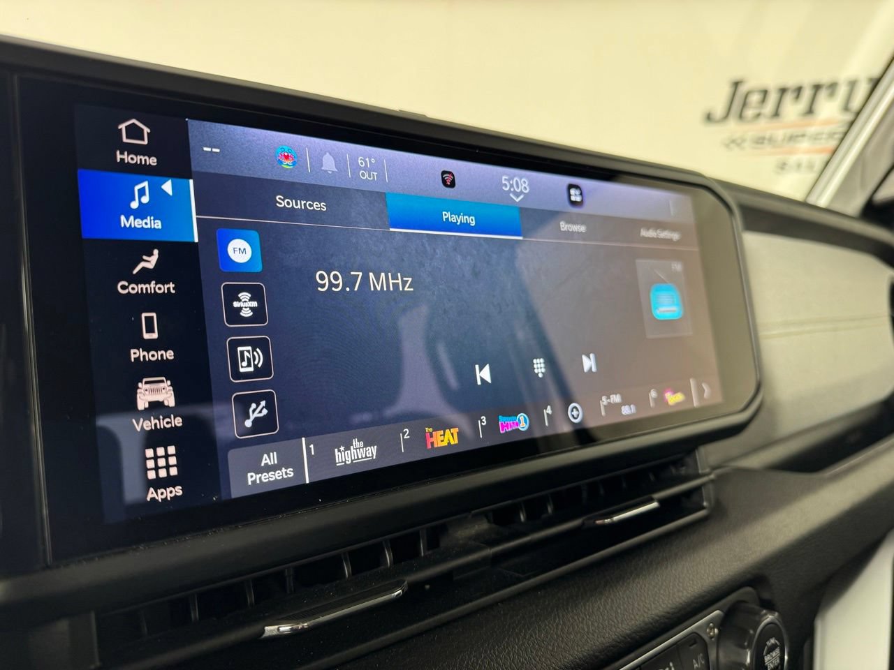 Used 2024 Jeep Gladiator Sport AWD/4WD image 19