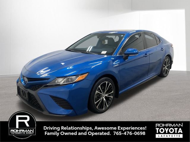 Used 2020 Toyota Camry SE w/ Sunroof Package image 1