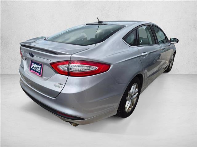 Used 2015 Ford Fusion SE FWD image 4