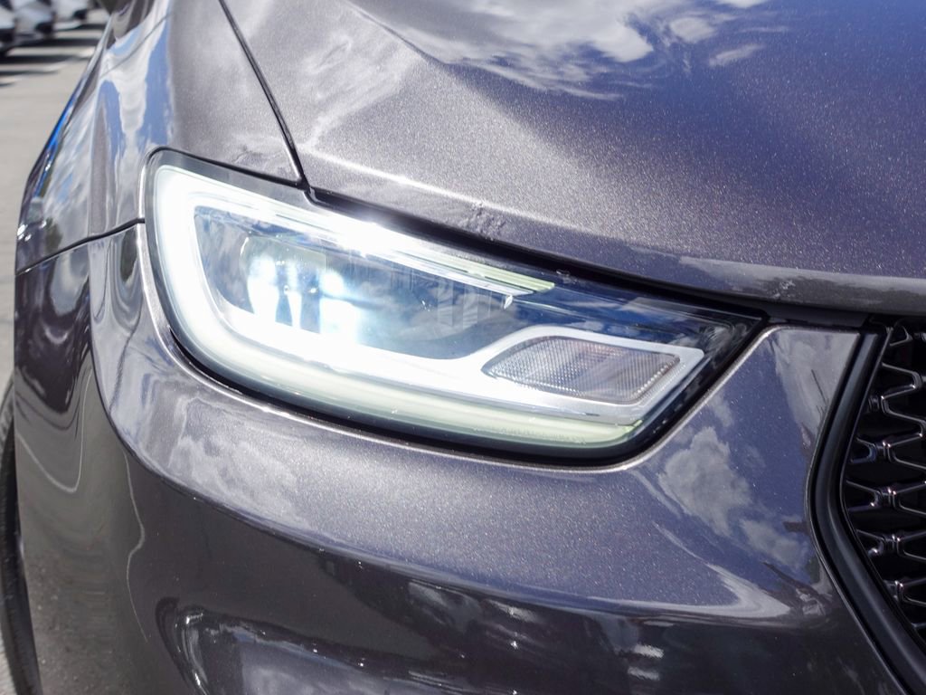 Used 2021 Chrysler Pacifica Limited w/ Premium & Safety Sphere Group image 3