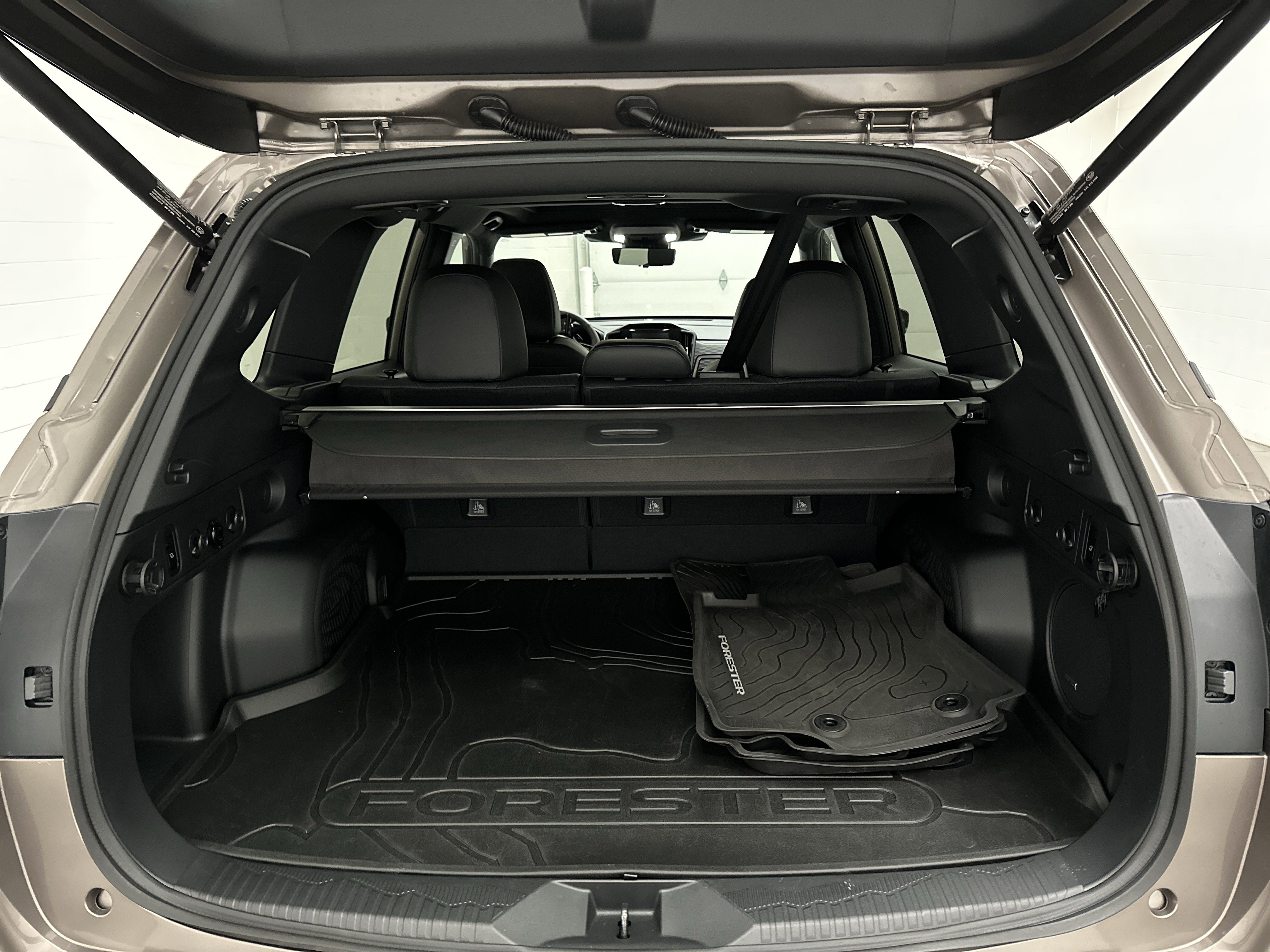 Used 2025 Subaru Forester Touring image 14