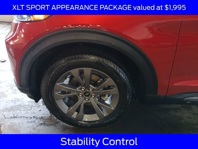 Used 2023 Ford Explorer XLT w/ Equipment Group 202A image 4