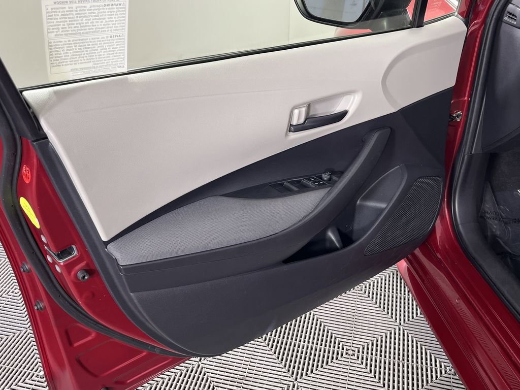 Used 2022 Toyota Corolla LE image 10