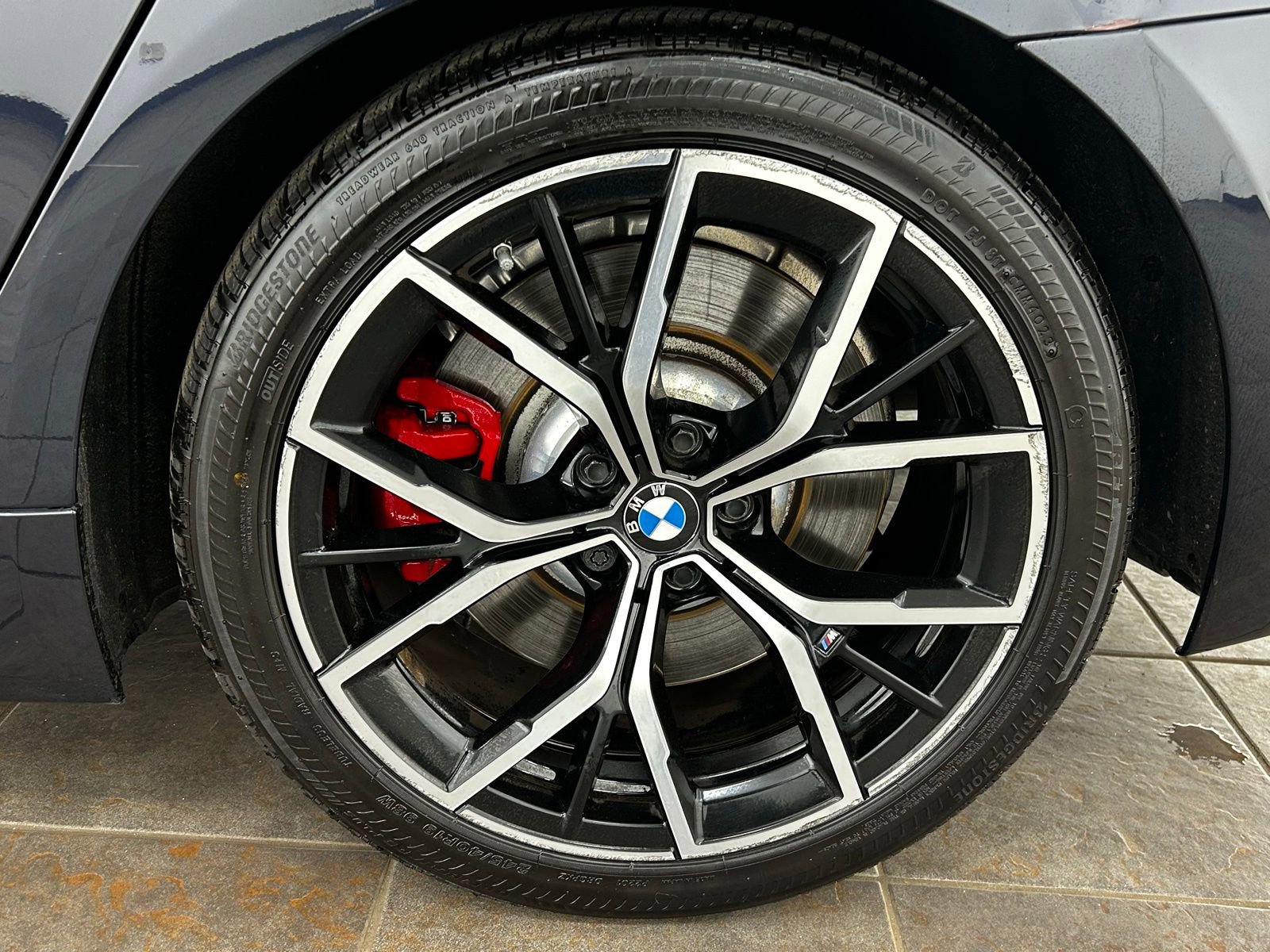 Used 2021 BMW M550i xDrive w/ Executive Package image 36