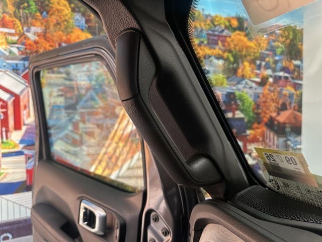New 2025 Jeep Wrangler Willys AWD/4WD image 35