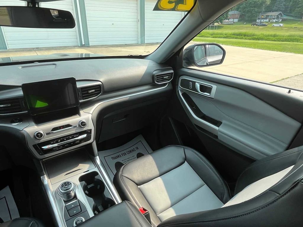 Used 2023 Ford Explorer XLT w/ Equipment Group 202A image 17