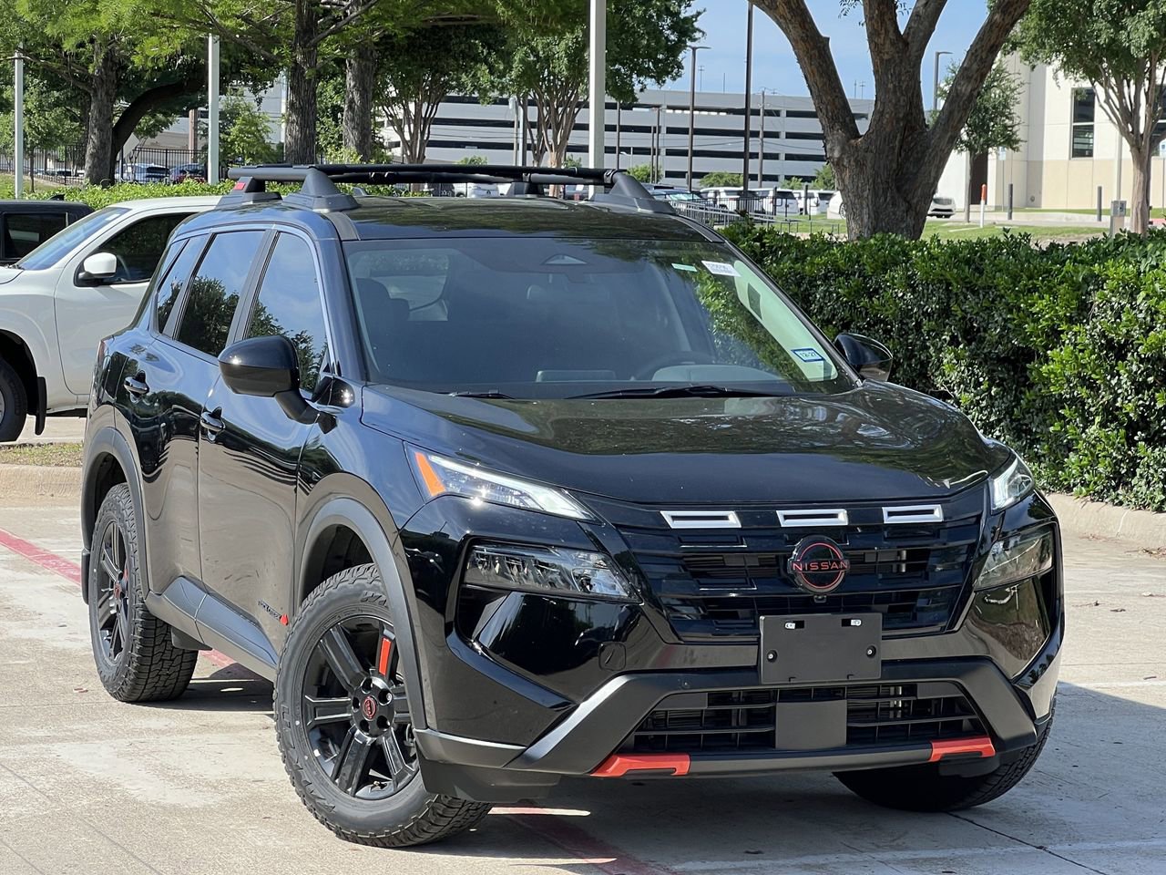 Certified 2026 Nissan Rogue SV AWD/4WD image 1