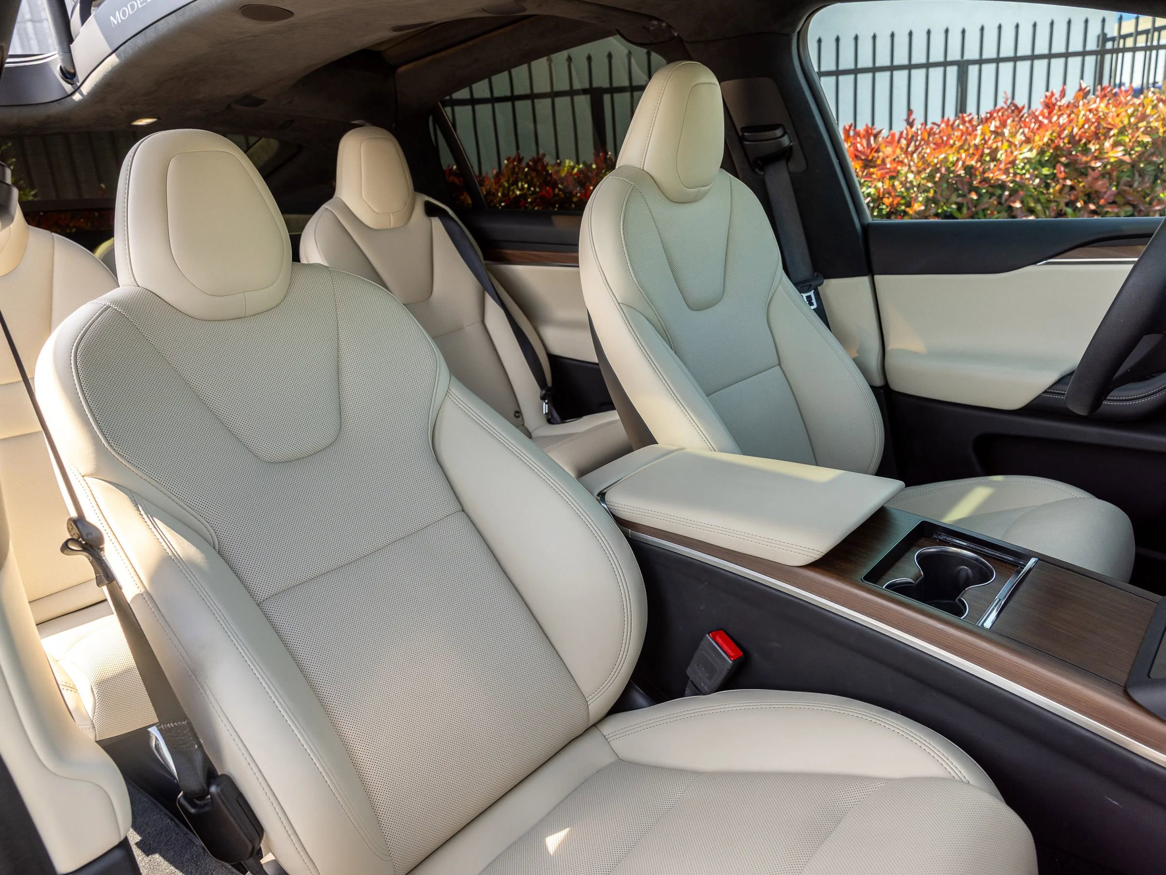 Used 2024 Tesla Model X image 32