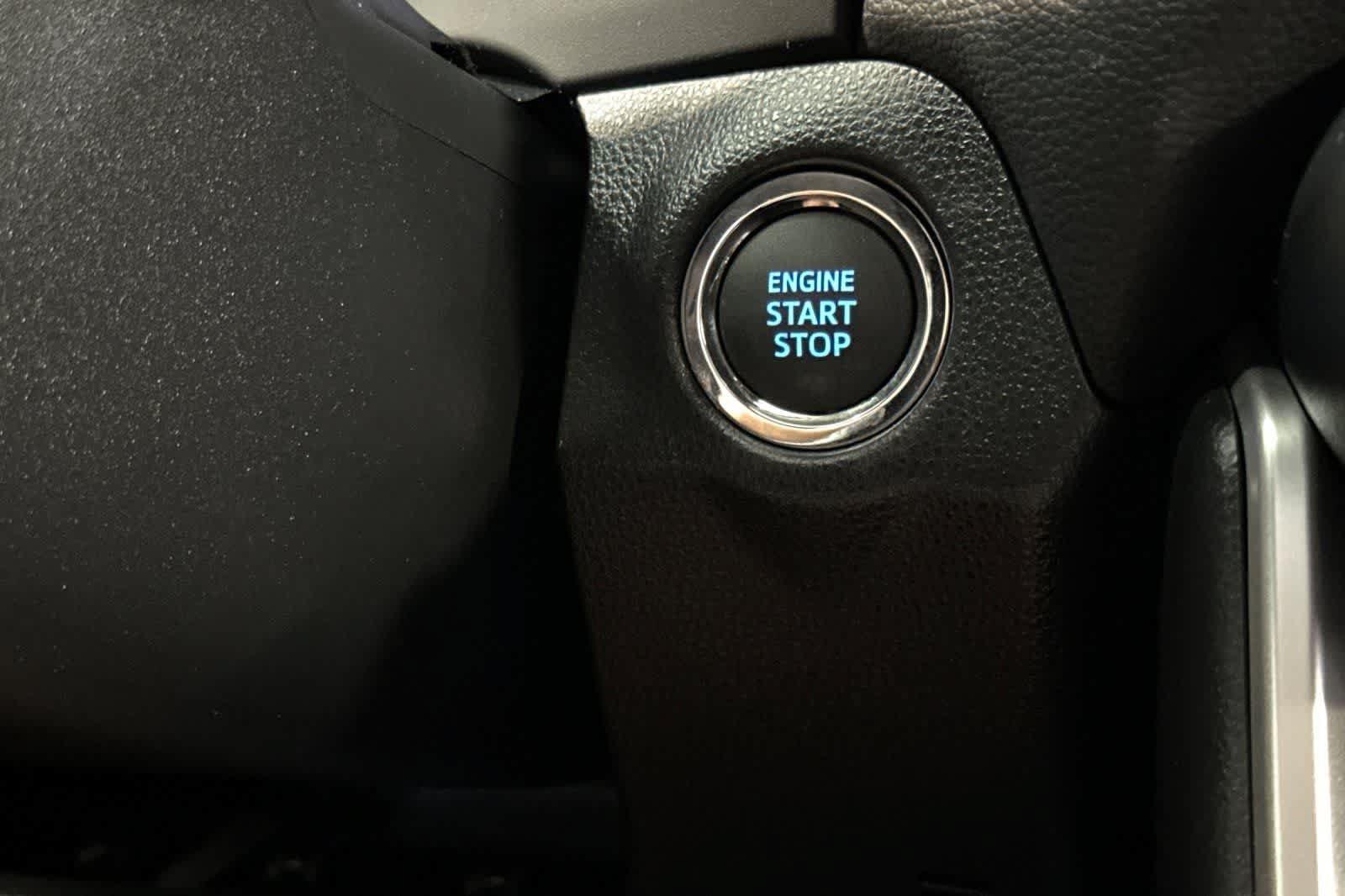 Used 2022 Toyota RAV4 Limited AWD/4WD image 24