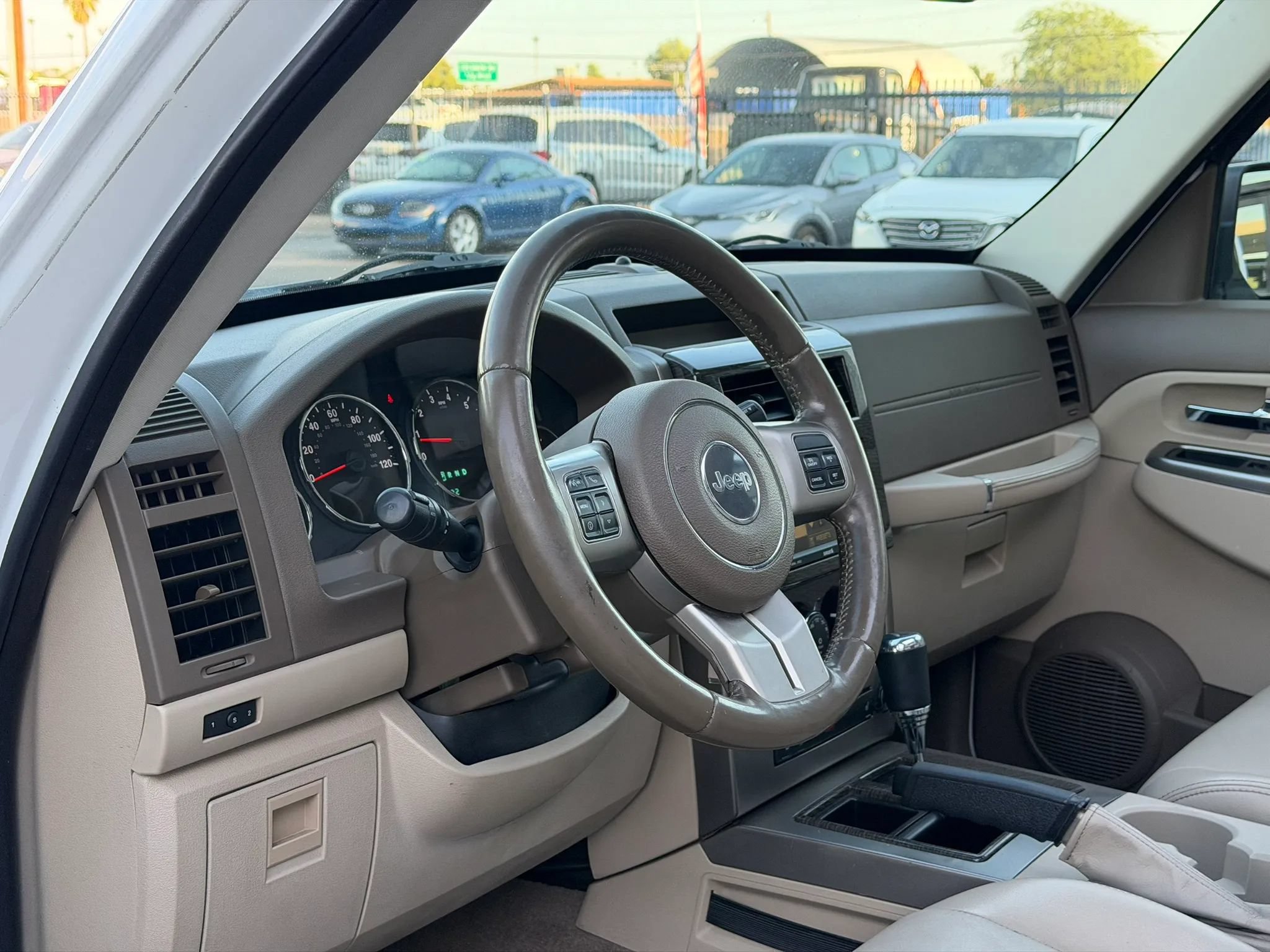 Used 2011 Jeep Liberty Limited w/ Tire & Wheel Group RWD image 19