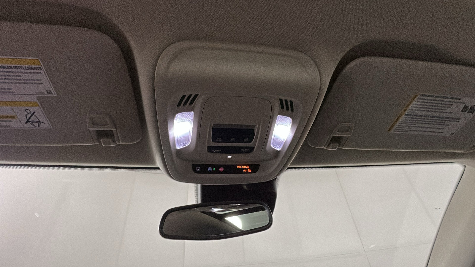 Used 2023 Buick Envision Essence w/ Sport Touring Package FWD image 31