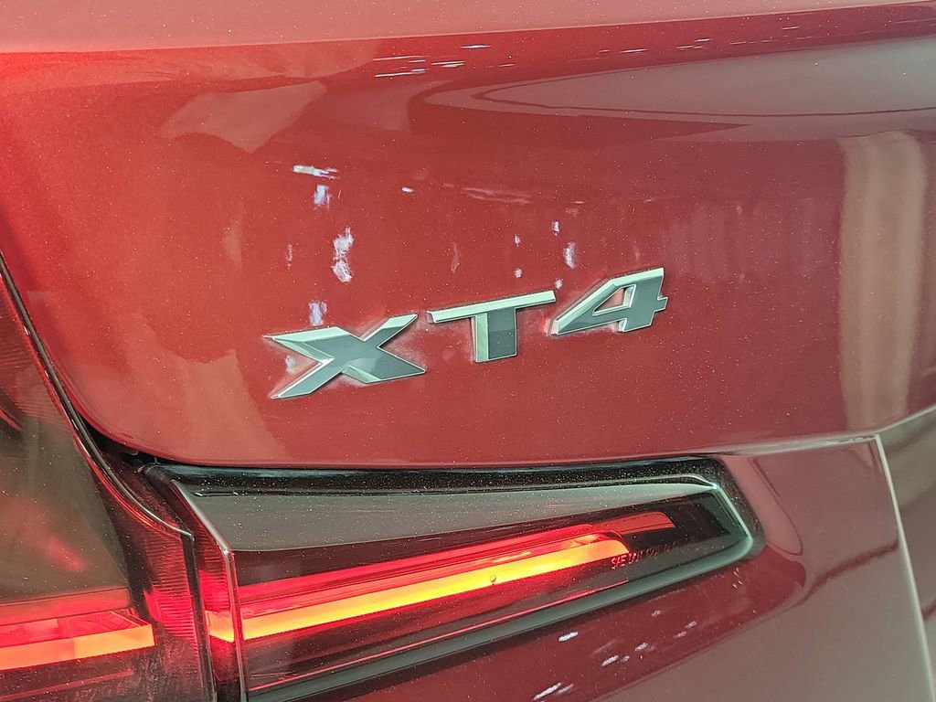Certified 2023 Cadillac XT4 Luxury w/ Cold Weather Package FWD image 6