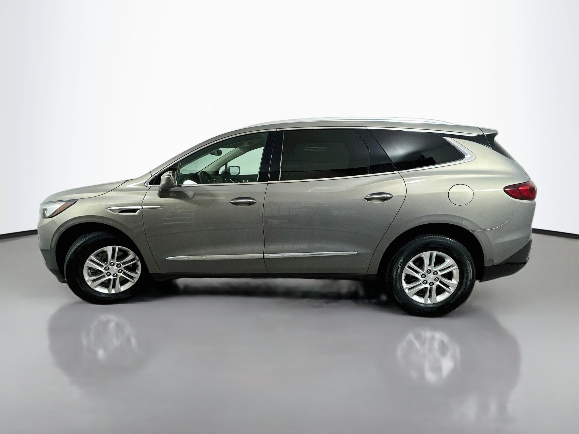 Used 2019 Buick Enclave Essence AWD/4WD image 4