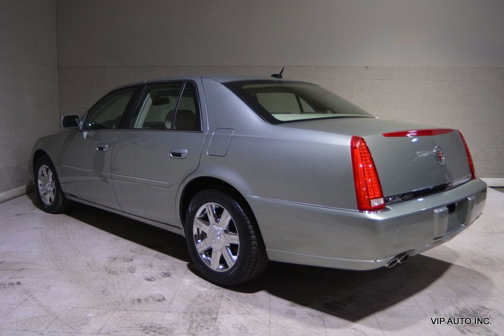 Used 2007 Cadillac DTS Luxury I w/ Trunk Convenience Package image 3