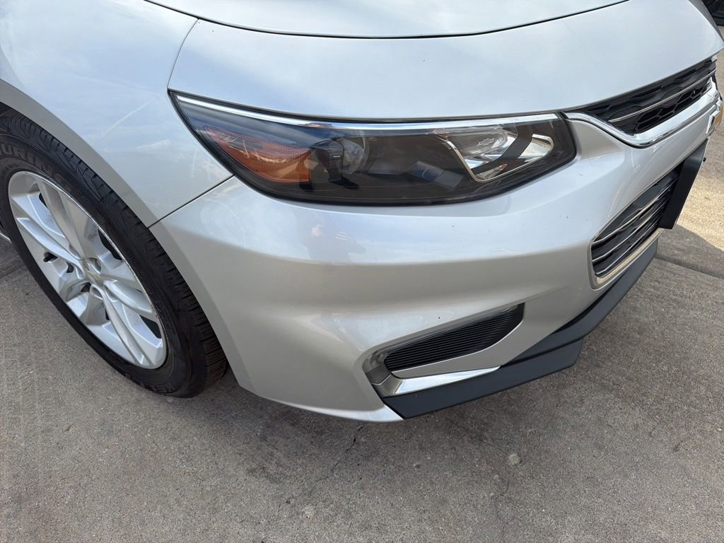 Used 2017 Chevrolet Malibu LT image 9