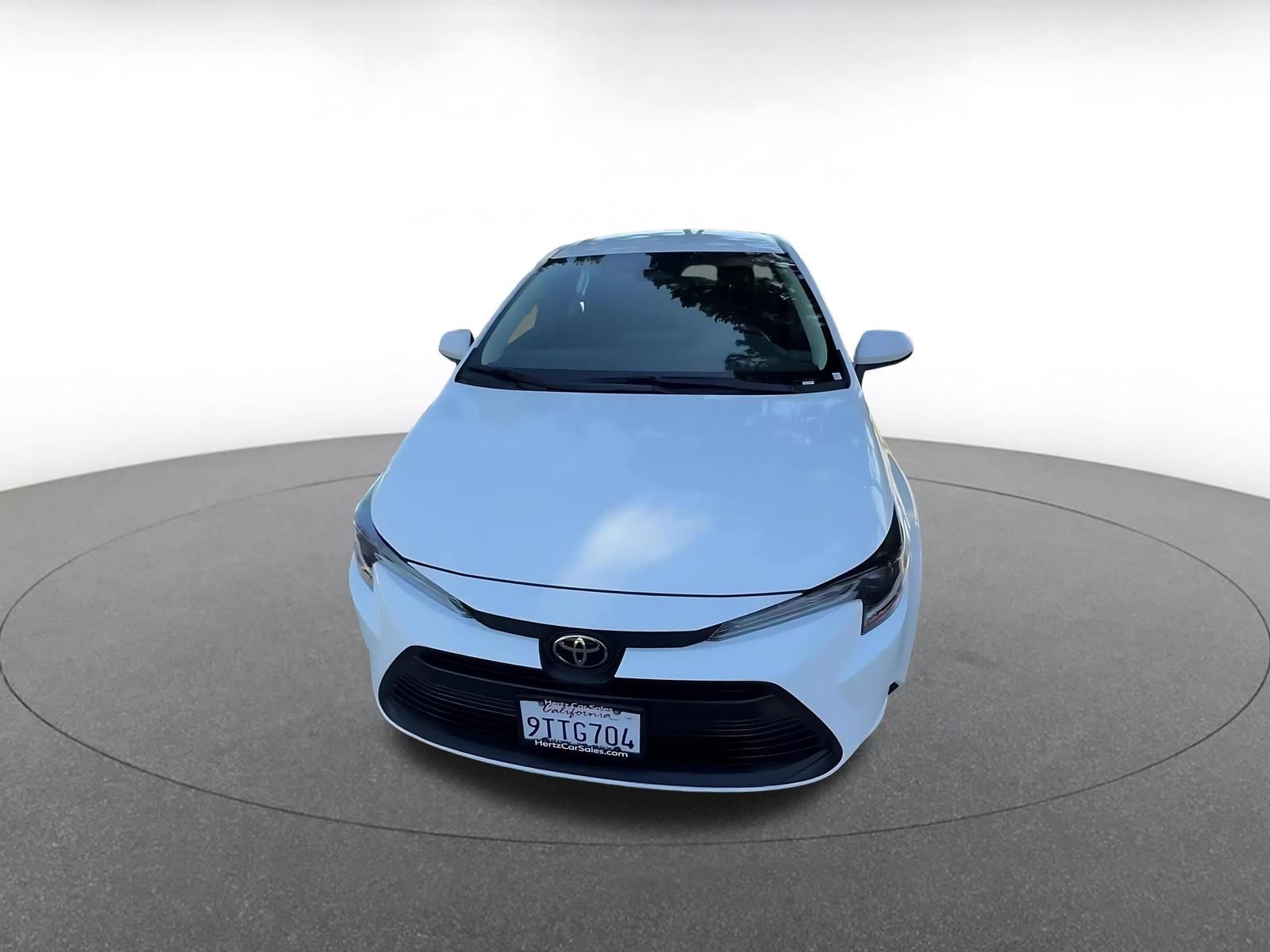 Used 2025 Toyota Corolla LE FWD image 3