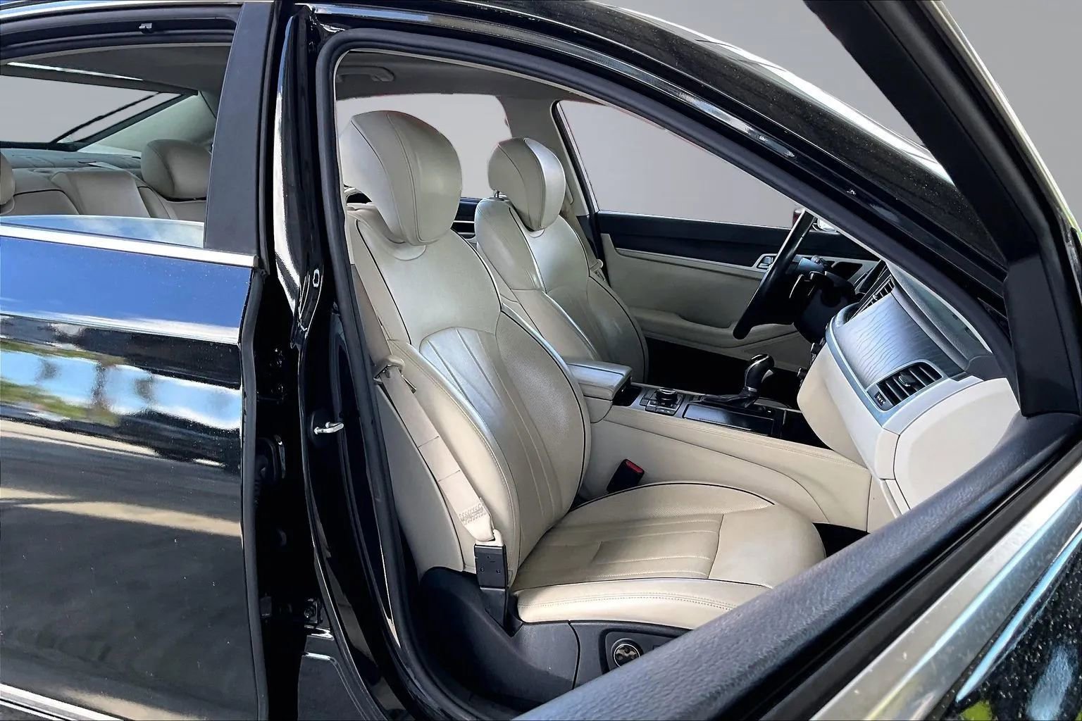 Used 2017 Genesis G80 3.8 w/ Option Group 03 image 26