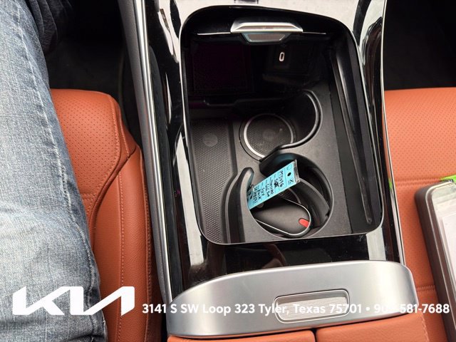 Used 2025 Mercedes-Benz GLC 300 4MATIC image 20