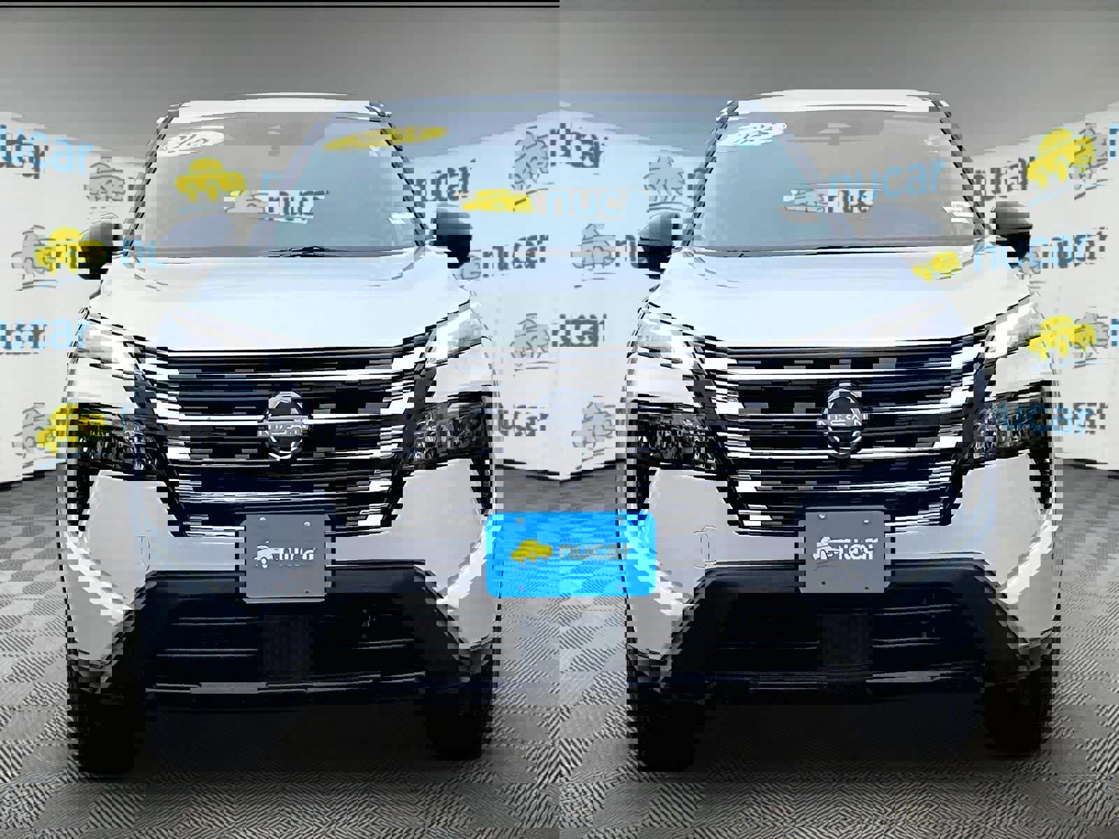 Used 2025 Nissan Rogue S image 2