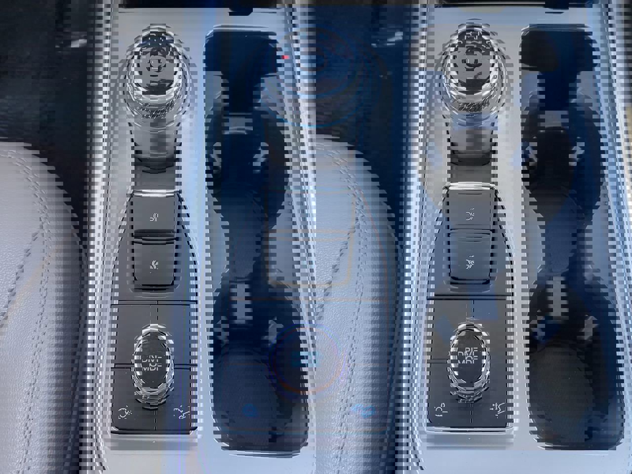 Used 2023 Ford Explorer Limited image 19