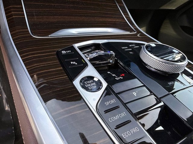 Certified 2026 BMW X7 xDrive40i AWD/4WD image 32