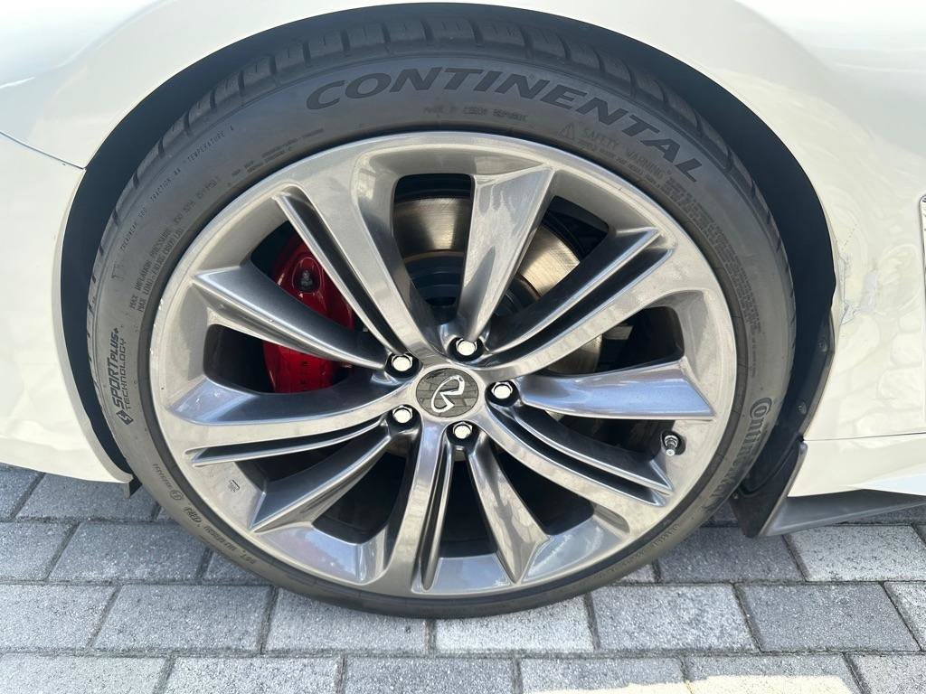 Used 2017 INFINITI Q60 Red Sport 400 RWD image 35