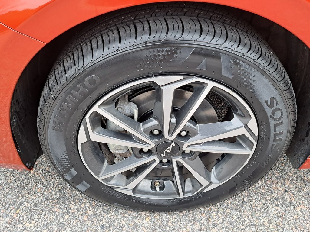 Used 2023 Kia Forte LXS image 27