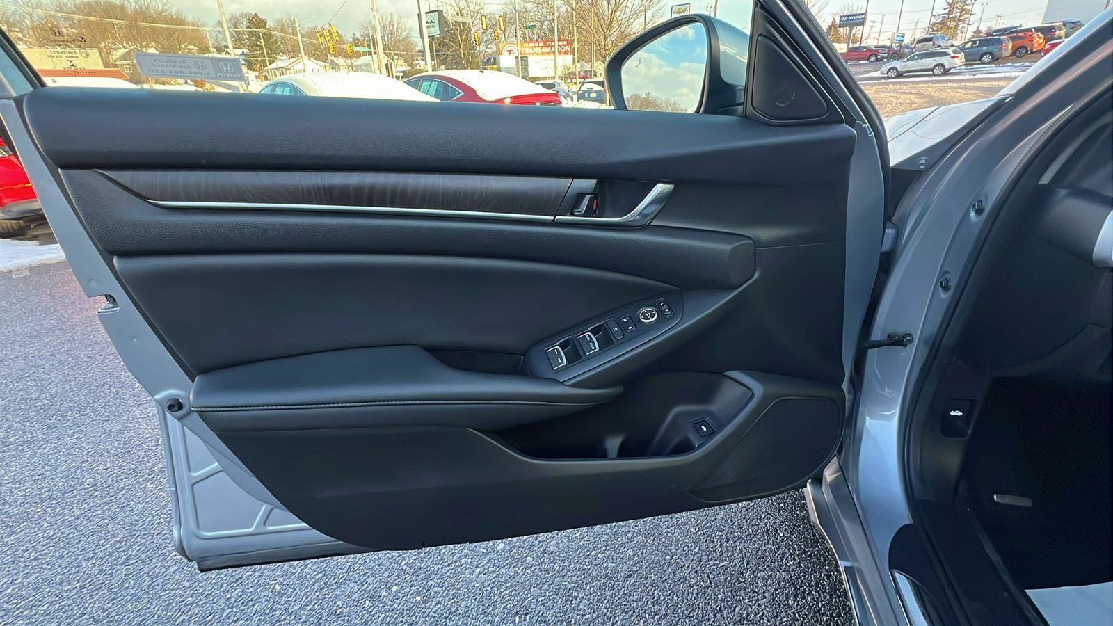 Used 2021 Honda Accord EX image 22