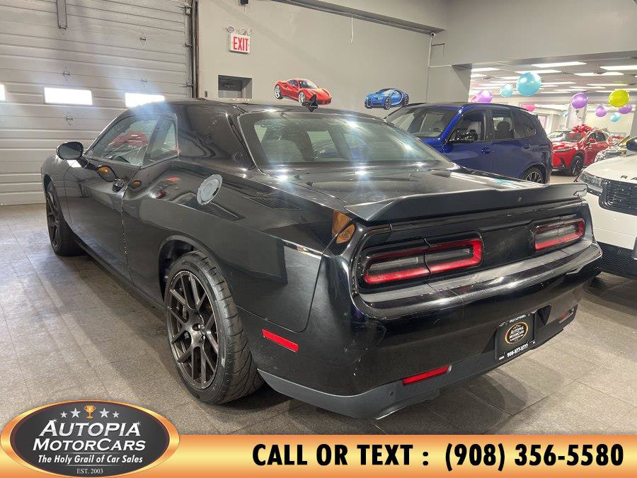 Used 2017 Dodge Challenger R/T Scat Pack RWD image 3
