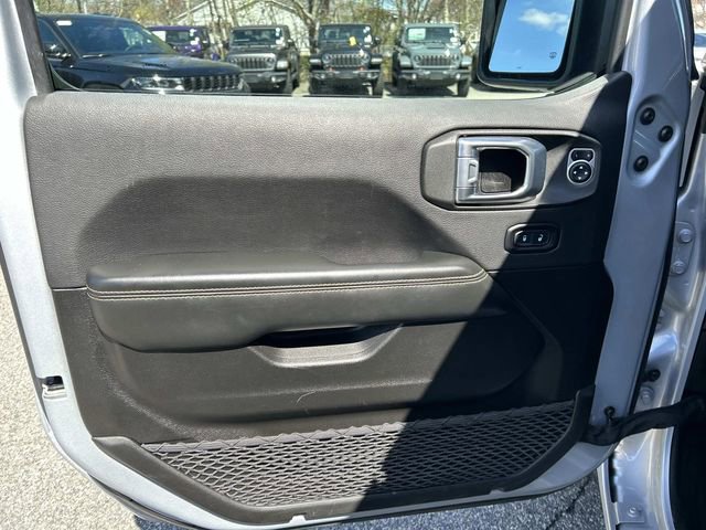 Used 2024 Jeep Wrangler Unlimited Sahara AWD/4WD image 20