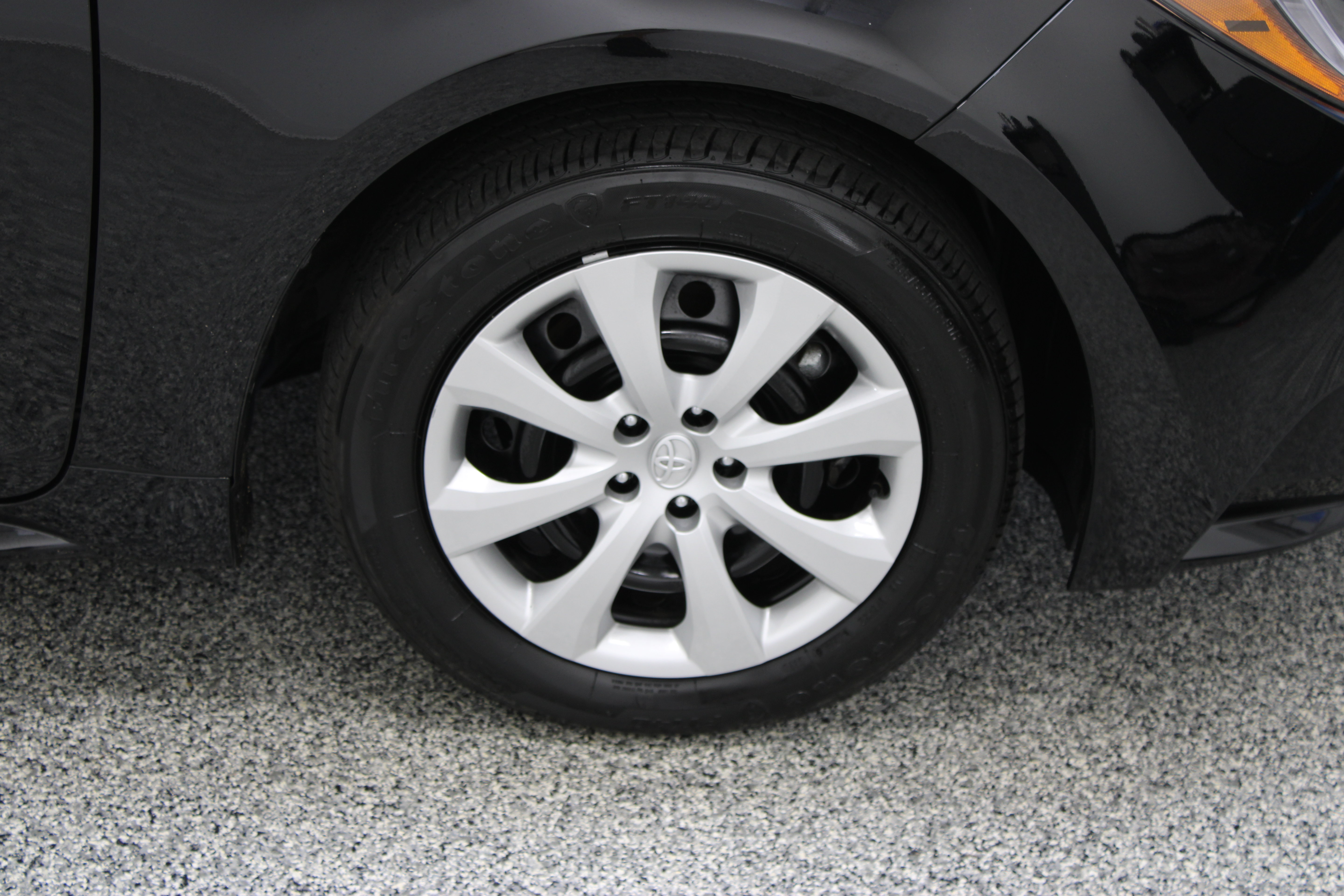 Used 2026 Toyota Corolla LE FWD image 5