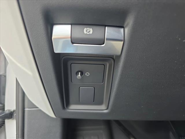 New 2026 Land Rover Defender 110 X-Dynamic SE image 23