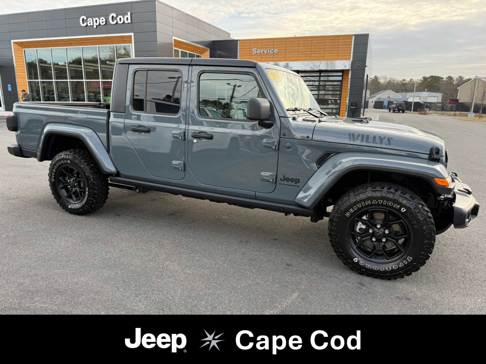 Used 2025 Jeep Gladiator Sport image 1