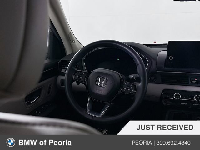 Used 2023 Honda Pilot Touring image 11