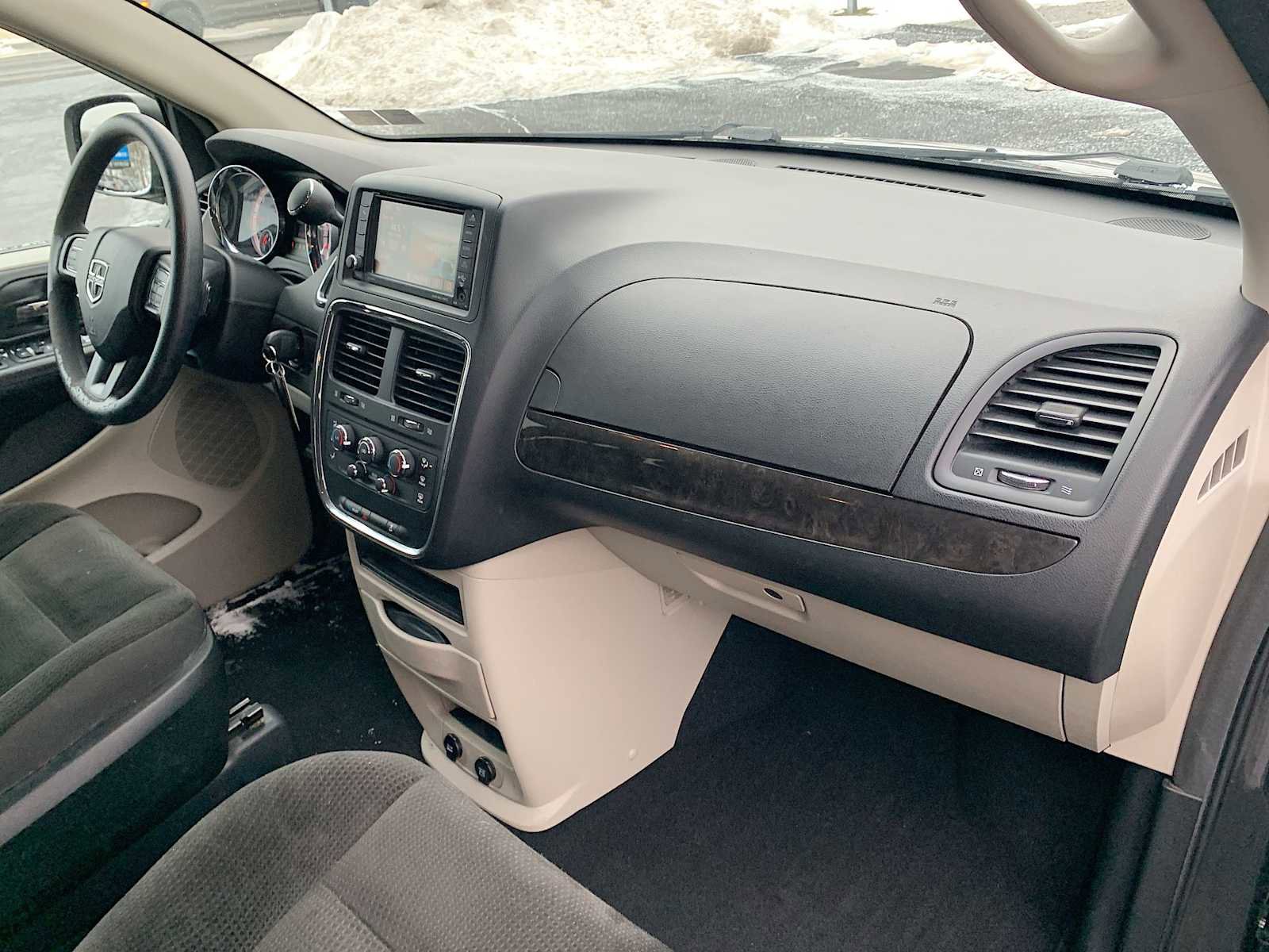 Used 2017 Dodge Grand Caravan SE w/ Power Window Group image 25