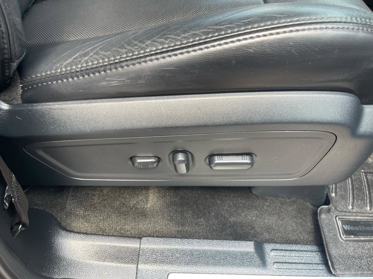 Used 2016 Lincoln Navigator L Select AWD/4WD image 24